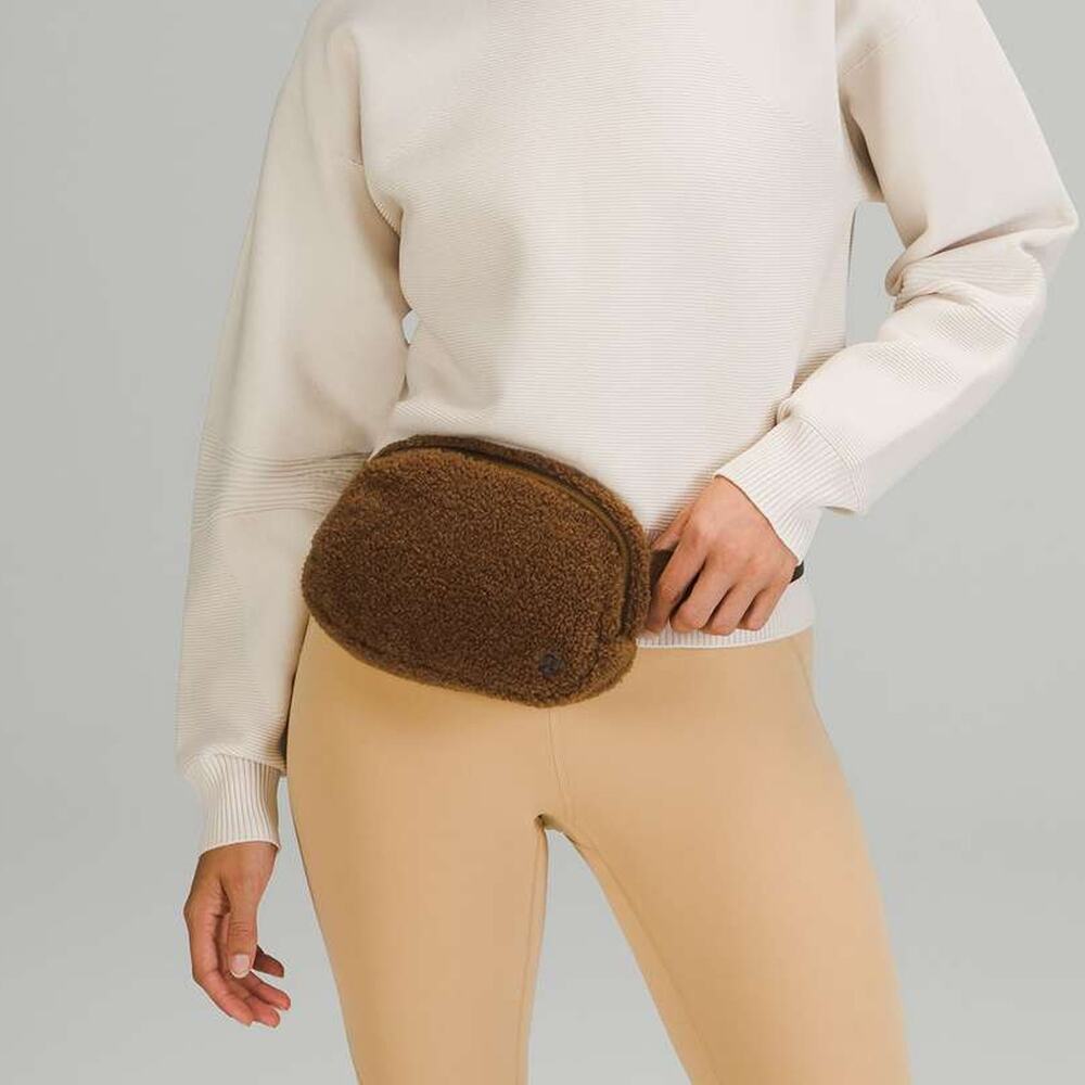 Lululemon Everywhere Teddy Fleece Belt Bag Burnt Caramel